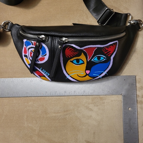 Hand painted Fanny Pack - Picture 12 of 12